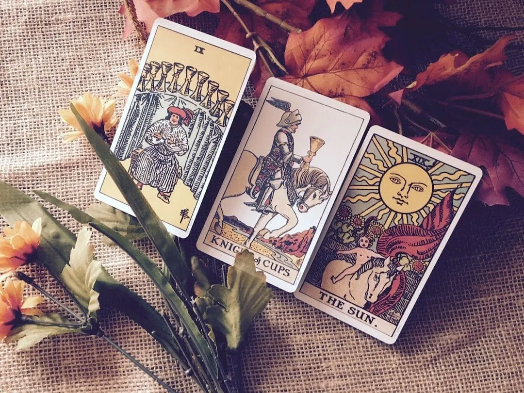 Các trải bài Tarot phổ biến cho tình yêu